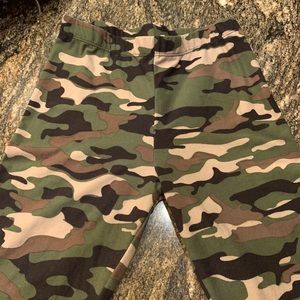 Camouflaged leggings